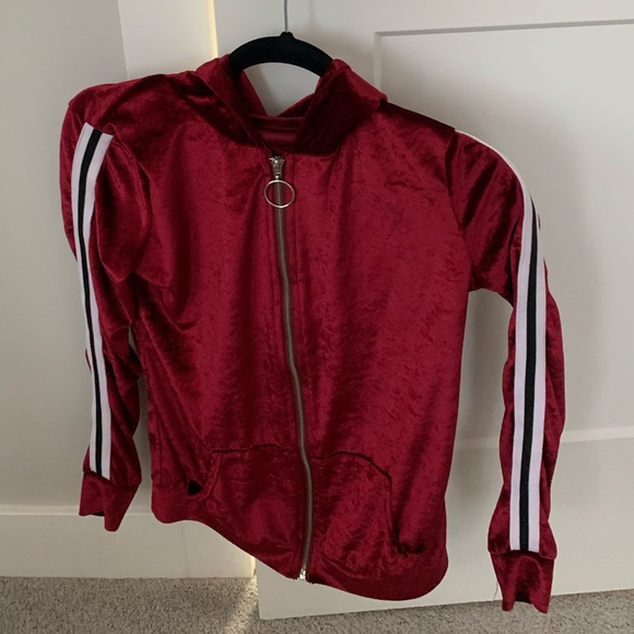 Red thin zip up jacket - Picture 2 of 2